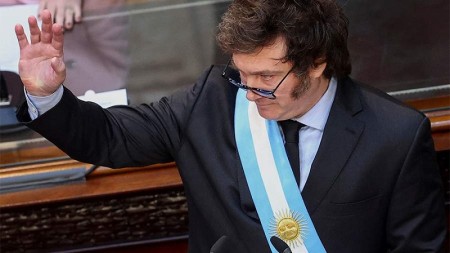 İspaniyalı nazirin kobud səhvi Argentina ilə diplomatik böhrana səbəb oldu