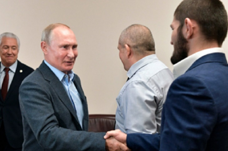 Putin UFC çempionu Həbiblə görüşdü -