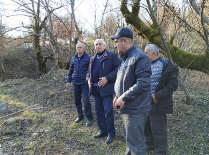 Hadı Rəcəbli əlinə bel alıb fəhləliyə başladı –