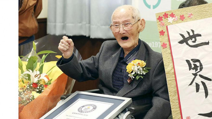 Dünyanın ən yaşlı adamı öldü