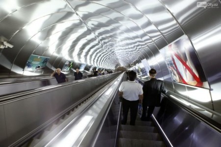 Bakı metrosunda eskalator dəfələrlə dayandırılıb