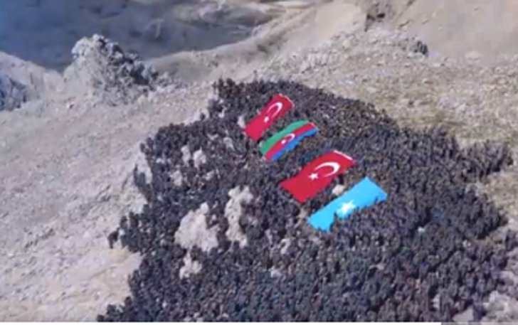Türkiyədə 3000 komando şəhidlərimizi yad etdi -