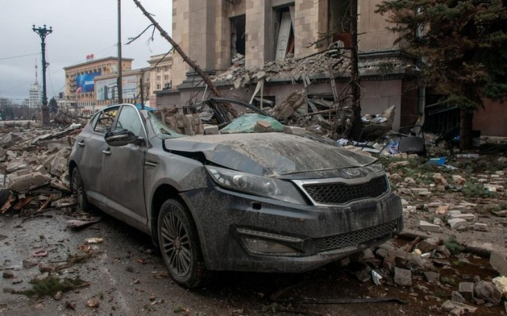 Ukraynada avtomobil raket atəşinə tutulub, bir azərbaycanlı ölüb