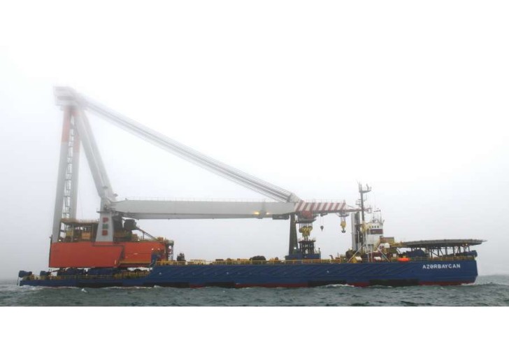 2500 ton yükqadırma qabiliyətinə malik “Azərbaycan” kran gəmisi təmir olunub