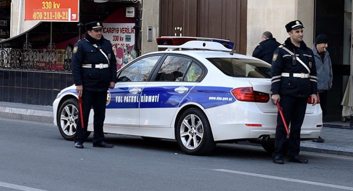 “Lexus” sürücüsü polisə tabe olmadığı üçün saxlanıldı