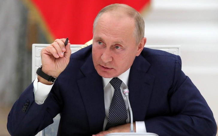 Putin Təhlükəsizlik Şurasının üzvləri ilə operativ müşavirə keçirib -