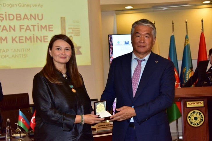 Qənirə Paşayeva Ankarada TÜRKSOY-un "Altın Onur" medalına layiq görülüb