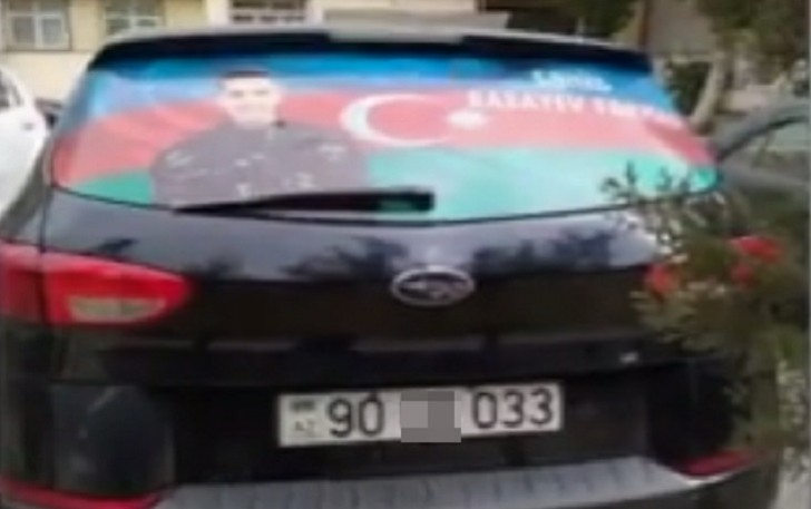 Yol polisi şəhidin şəklini bacısının maşınından qopardı -