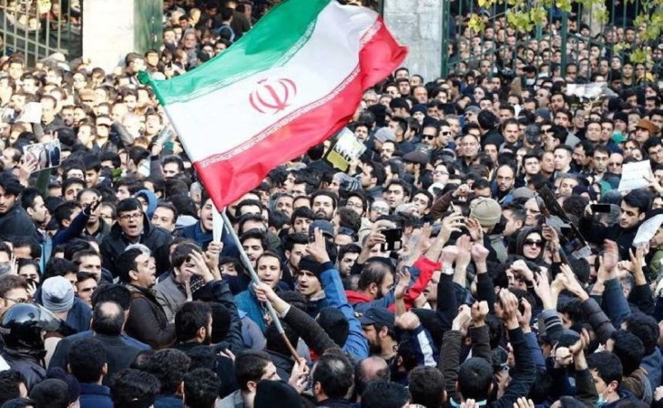 İranda hökumətə qarşı aksiya davam edir