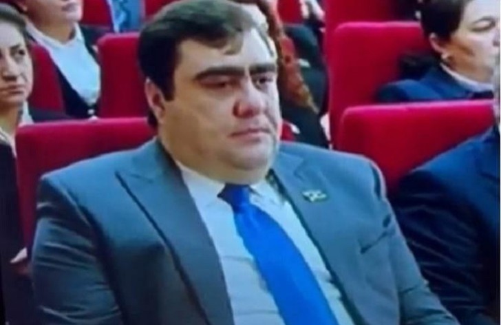 Vasif Talıbovun oğlu atasının istefasına ağladı - VİDEO