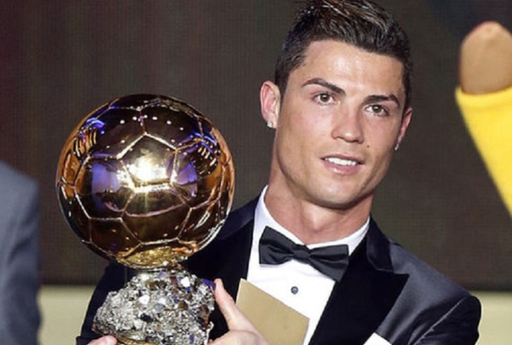 Ronaldo “Qızıl top” mükafatını satdı!