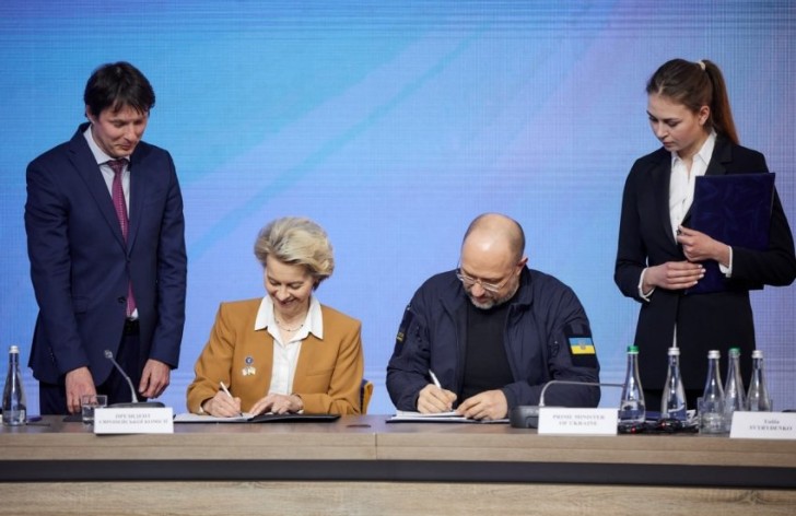 Ukrayna Avropa İttifaqı ilə vahid bazar sazişi imzaladı