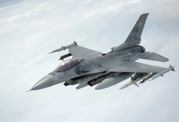 ABŞ F-16 qırıcıları ilə Suriyadakı İran hərbi bazalarına zərbələr endirib
