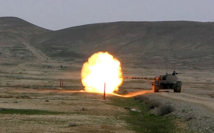 Azərbaycan Ordusunun tank bölmələrinin döyüş hazırlığı artırılır -