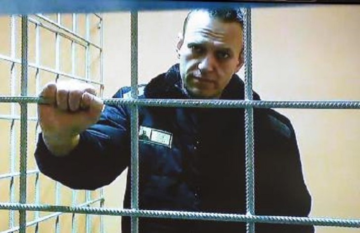 Aleksey Navalnı 16-cı dəfə cəza kamerasına salınıb