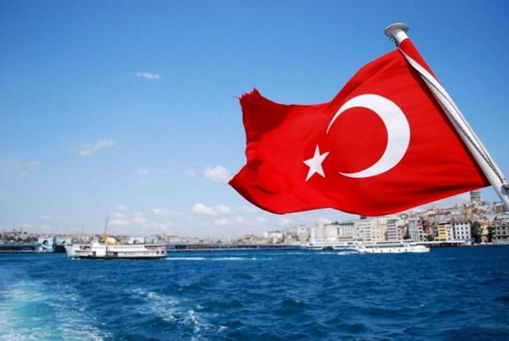 Türkiyə Qara dəniz boğazlarından keçid haqqını artıracaq