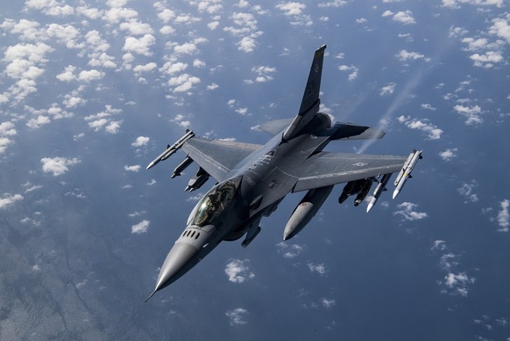 Polşa "F-16"-ların yaxın 2-3 ayda Kiyevə təhvil veriləcəyini açıqladı