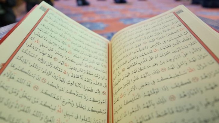 Küveyt hökuməti İsveçdə 100 min Quran paylayacaq