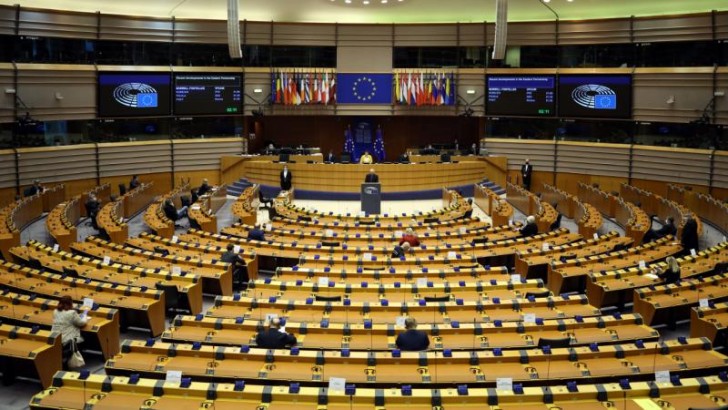 Avropa Parlamentində deputatların sayı artırılıb