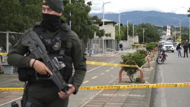 Kolumbiyada polis bölməsinə bomba yüklü avtomobillə hücum olub