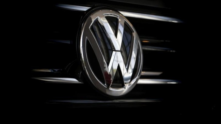 "Volkswagen" naməlum sistem nasazlığına görə avtomobil istehsalını dayandırıb