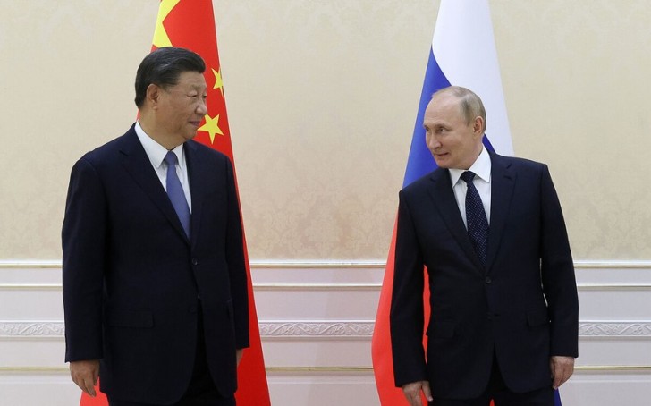 Vladimir Putin Si Cinpin ilə görüşüb