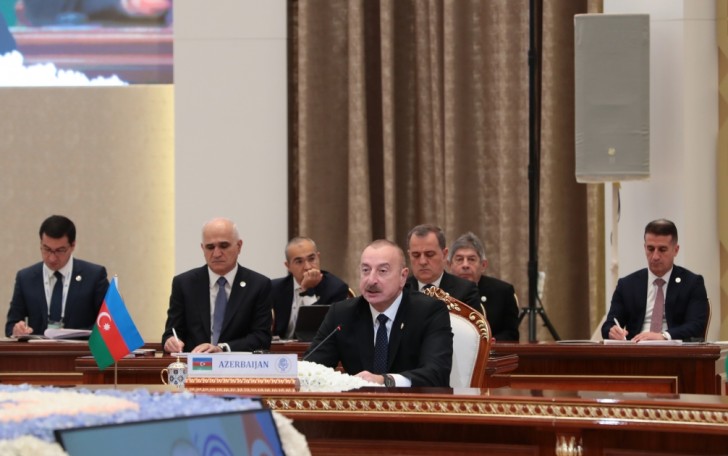 İlham Əliyev Zirvə toplantısında iştirak edir