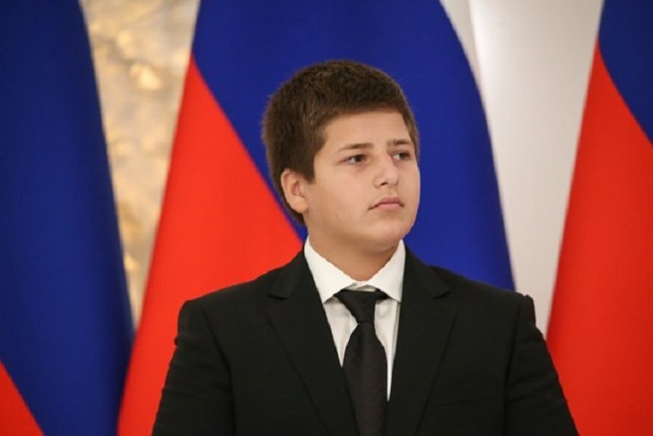 Kadırovun 15 yaşlı oğlu Rusiyada yeni orden və medal alıb