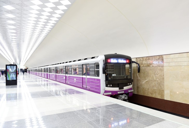 Bakı metrosunda qatarda nasazlıq yarandı