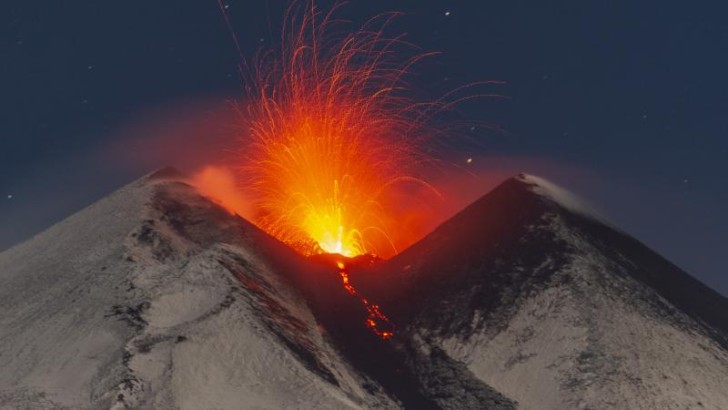 Etna vulkanı yenidən püskürüb