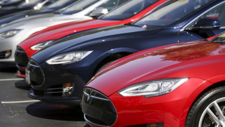 "Tesla" 2 milyondan çox avtomobili geri çağıracaq