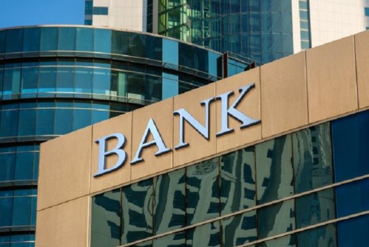 Banklar fliallarını niyə bağlayır?