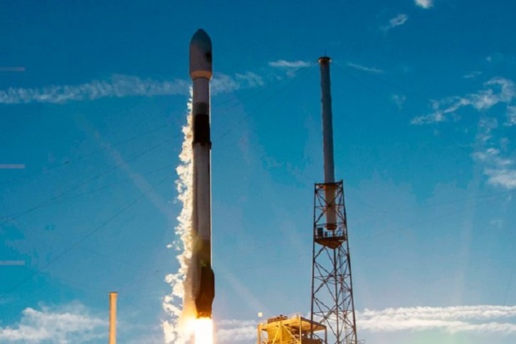 SpaceX raketi 300-cü dəfə orbitə buraxılıb