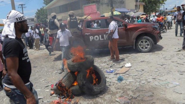 Haitidə mikroavtobusa silahlı hücum nəticəsində 10 nəfər ölüb