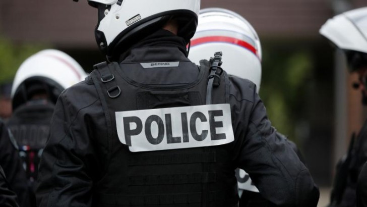 Fransada 17 yaşlı yeniyetməyə qarşı zorakılıq tətbiq edən 2 polis işdən çıxarıldı