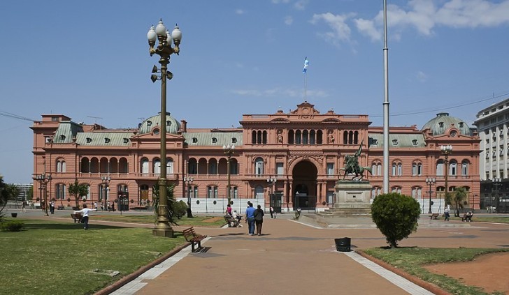 Argentinada prezident sarayına pala ilə girməyə cəhd edən şəxs saxlanılıb