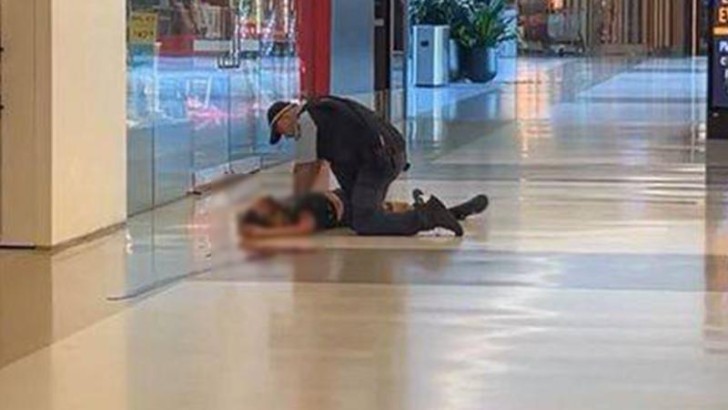 Sidneydə ticarət mərkəzində 6 nəfəri bıçaqlayaraq öldürənin kimliyi məlum olub