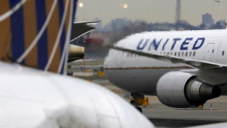 "United Airlines": "Boeing"də partlayış 200 milyon dollara başa gəlib