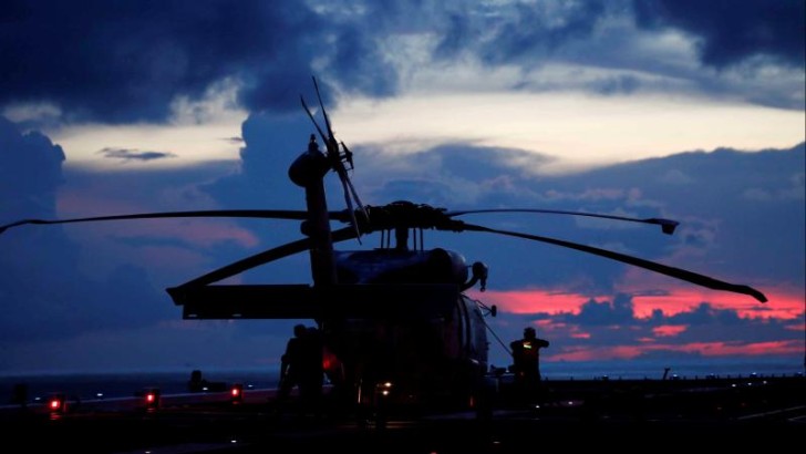 Yaponiya donanmasının iki helikopteri Sakit okeana düşüb
