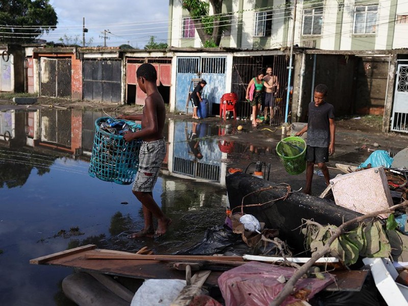 
Braziliyada daşqınlar səbəbindən 300 min nəfər evini tərk edib
