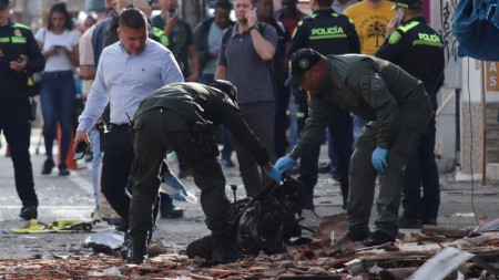 Kolumbiyada polislərə hücum edildi - 6 nəfər yaralandı