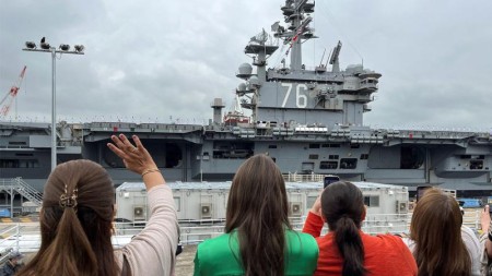 “USS Ronald Reagan” təyyarədaşıyan gəmisi 9 illik xidmətdən sonra Yaponiyanı tərk etdi