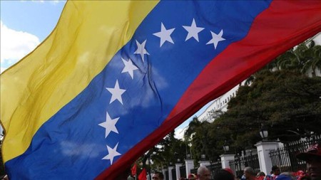 Venesuelada iki müxalifətçi siyasətçinin həbsinə order verilib: