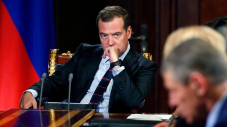 Medvedev: Nüvə silahı istisna olmaqla, müxtəlif rus silahları Qərbə qarşı çıxan ölkələrə verilməlidir