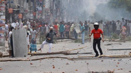 Banqladeşdə ictimai kvota qərarına qarşı etirazlarda 75 nəfər ölüb