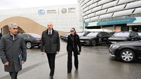 Prezident və xanımı Bakı Olimpiya Stadionunda oldu - YENİLƏNİB