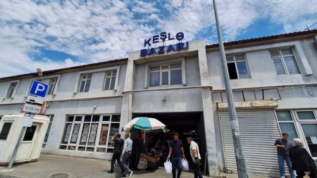 "Keşlə bazarı"nda söküntü işləri təxirə salınır