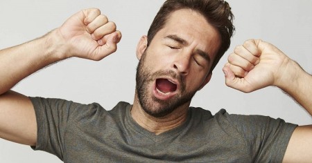Mütəxəssislər xəbərdarlıq edir: Əsnəmək düşündüyünüzdən daha təhlükəli ola bilər