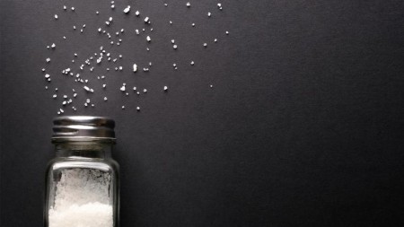 Həddindən artıq duz istehlakı piylənmə riskini 330 faizdən çox artıra bilər