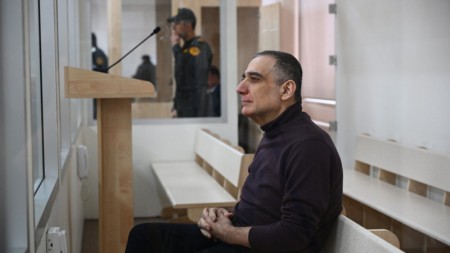 Vardanyanın məhkəməsində mina partlayışı zamanı xəsarət almış şəxslər ifadə verir